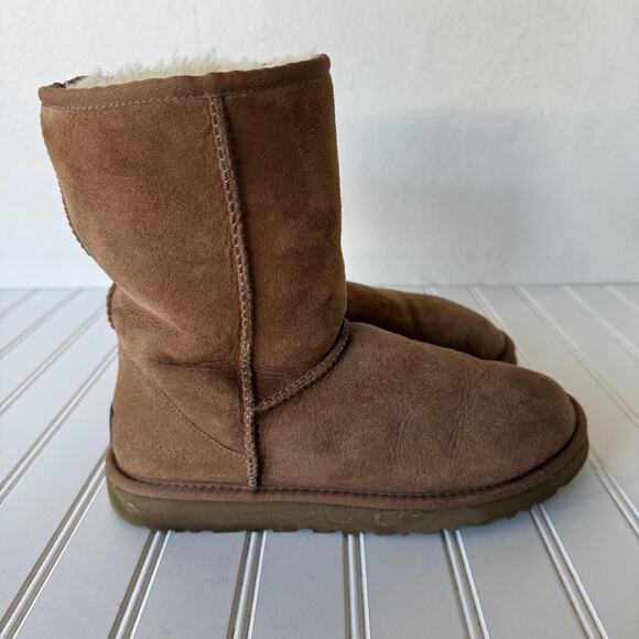 UGG Australia size 8 Camel Tone Suede Classic short Boots size 8 - Picture 5 of 16